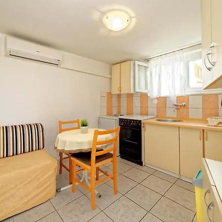 Vedrana 3* Dobrinj