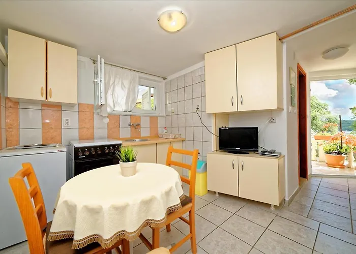 Vedrana Πανσιόν 3*